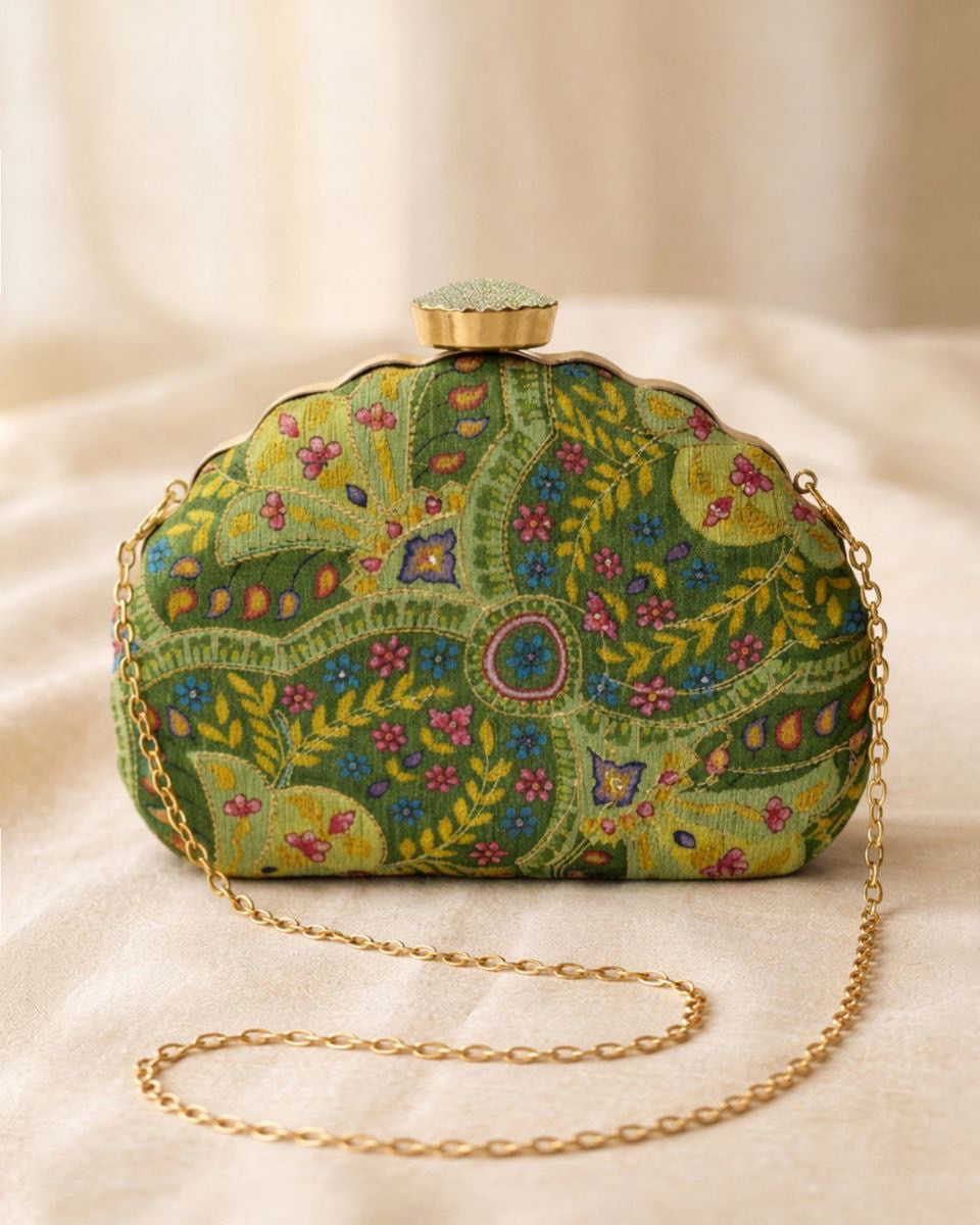 Handcrafted Designer Evening Clutch with Embellished Detailing – Elegant Party & Wedding Chain Purse