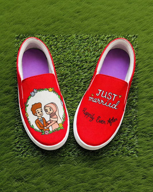 Custom Just Married Sneakers – Hand-Painted Wedding Shoes with Couple Illustration